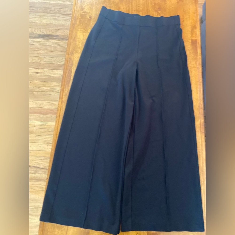 JNY Ponte Wide Leg Pant. Size X-Large, Black.